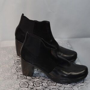 DANSKO Black Leather and Suede Booties SZ 39/8 NWOT